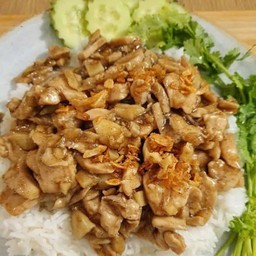 ไก่ผัดกระเทียม