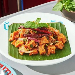 ลาบหมูยอทอด