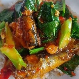 ยำปลากระป๋อง+ข้าวสวย