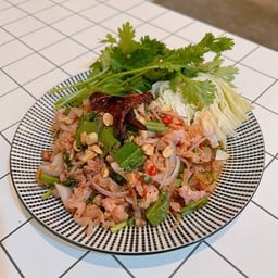 ยำแหนมสด