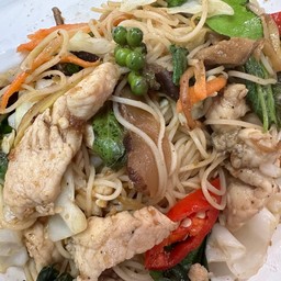 ผัดขี้เมา อกไก่