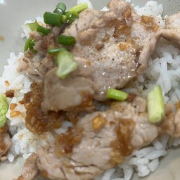 ข้าวราดหมูชิ้นพริกเกลือ ใหญ่