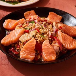 ยำมาม่าแซลมอน (ร้า)