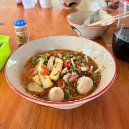 ล้านก๋วยเตี๋ยวต้มยำโบราณบ้านเรา สาขา1