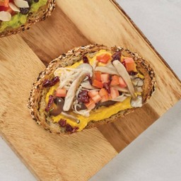 โทสต์ทูน่าและเห็ดรวม 1 ชิ้น