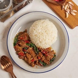 ข้าวกระเพราเนื้อชิ้น