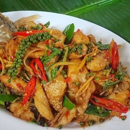 ปลากระพงผัดฉ่า