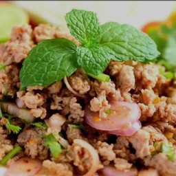 ลาบหมู(กับข้าว)
