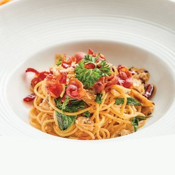 สปาเก็ตตี้หอยลายและเบคอนพริกกระเทียม