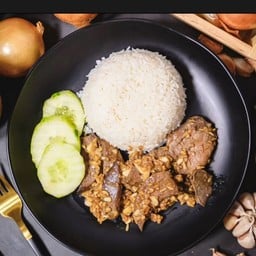 ตับหมูกระเทียม -ราคาไม่รวมไข่ดาว