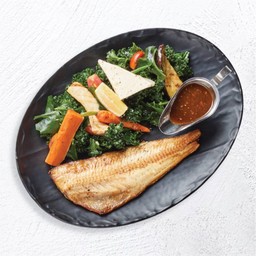 ปลาชิมาฮอกเกะย่างสาหร่ายคอมบุกับสลัดเคลเต้าหู้วากาเมะ