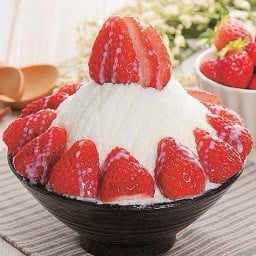 ไอซ์-ฟรายส์ บิงซู (ปังปิ้ง มาม่าเผ็ดเกาหลี ข้าวกะเพรา ไข่ข้นห่อหมกทะเล เกี๊ยวชีส เฟรนช์ฟรายส์ชีสเรนโบว์) ปทุมธานี