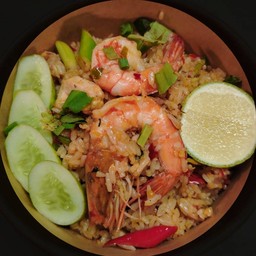 ข้าวผัดต้มยำ รวมมิตร กุ้ฃ+หมึก+ไก่
