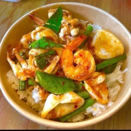 กุ้งผัดพริกแกง