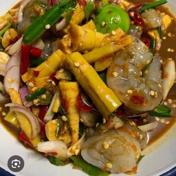 ตําหน่อไม้กุ้งสด