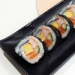 ซูชิโรลแซลมอน