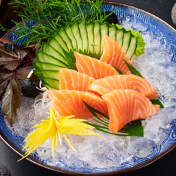 SALMON SASHIMI