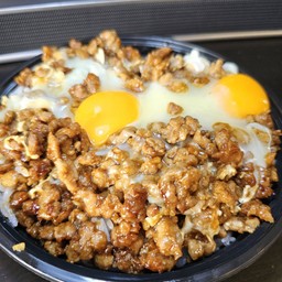 ข้าว หมูสับไข่เยิ้ม