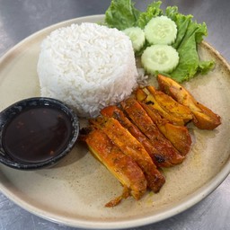 ข้าวไก่ย่างจิ้มแจ่ว - ထမင်ဖြူ ကြက်ကင်