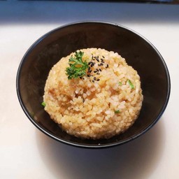 ข้าวผัดกระเทียม