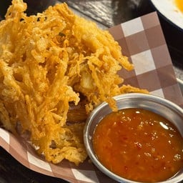 เห็ดเข็มทองทอดกรอบ (Fried Enoki)