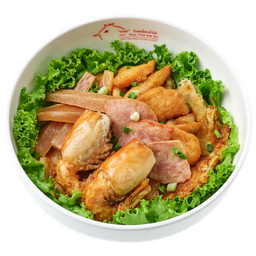8.ใหญ่คั่ว รวม กุ้ง 2 F.FlatNoodlewithChicken,Ham,Squid&2Prawn