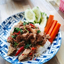 ข้าวกระเพราหมูตุ๋น