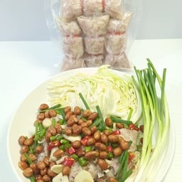 ยำแหนมสด/ย่าง (แหนมหมูบดใส่หนังหมู สูตรยโสธร)