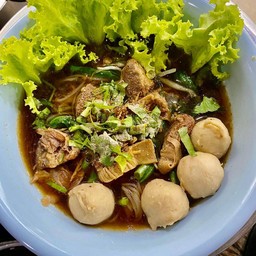 ก๋วยเตี๋ยวหมูตุ๋น