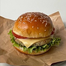 แฮมเบอร์เกอร์หมู+เฟรนช์ฟรายส์