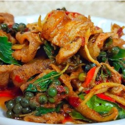 ผัดเผ็ดหมูป่า (ราดข้าว)