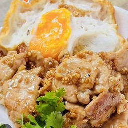 ข้าวหมูทอด ไข่ดาว