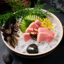 BLUEFIN TUNA CHU-TORO SASHIMI