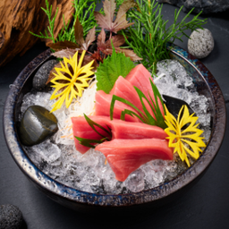 BLUEFIN TUNA AKAMI SASHIMI