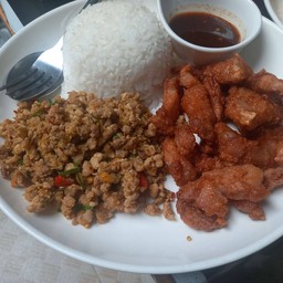 ข้าวคั่วกลิ้งหมูสับ+สามชั้นทอดน้ำปลา