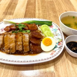 ข้าวหมูกรอบ