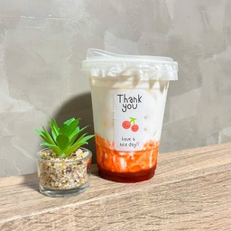 สตรอเบอร์รี่นมสด