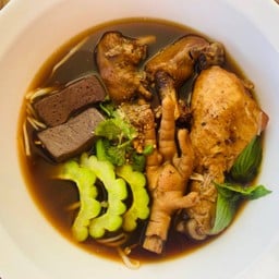 ส้มตำมุมอร่อย&ก๋วยเตี๋ยวไก่มะระ