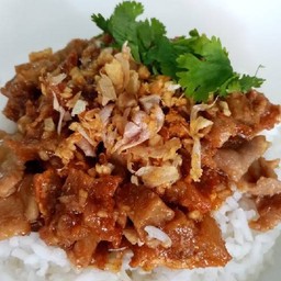 ผัดกระเทียมพริกไทยเป็นกับข้าว