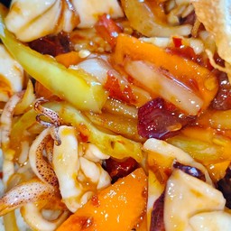 หมึกผัดพริกเผาราดข้าวจ้า