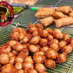 ไส้กรอกหมูวุ้นเส้นทอด เจ้าเฮง โลตัสศาลายา(สาย5)