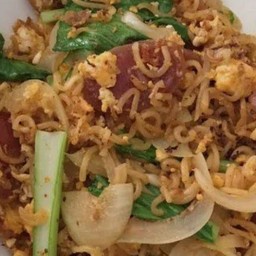 กุนเชียงหมูผัดมาม่า