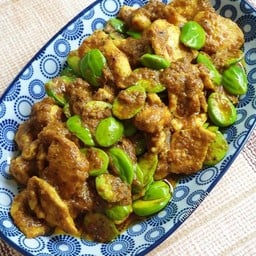ผัดเผ็ดหมูกรอบสะตอ(หรอยๆ)