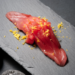 BLUEFIN TUNA AKAMI SUSHI