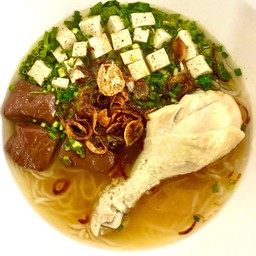 ก๋วยจั๊บน่องไก่