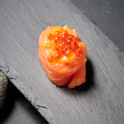 SALMON IKURA GUNKAN