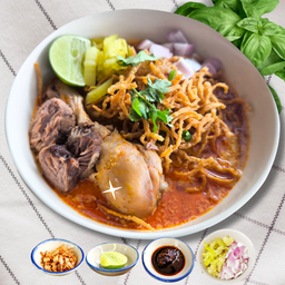 ข้าวซอยไก่ผสมหมูตุ๋น