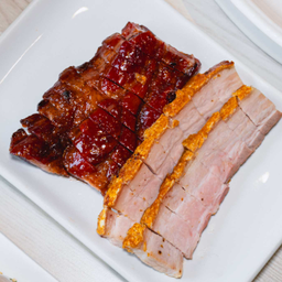 หมูกรอบ และ หมูแดง 烧脆皮猪肉和叉烧肉 Crispy Pork & BBQ Pork