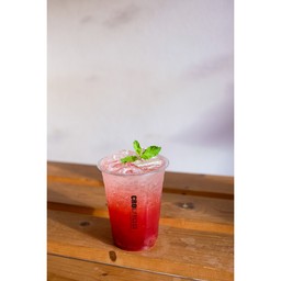 สตรอเบอรี่อิตาเลี่ยนโซดา