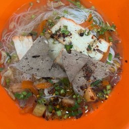 เส้นหมีต้มยำ